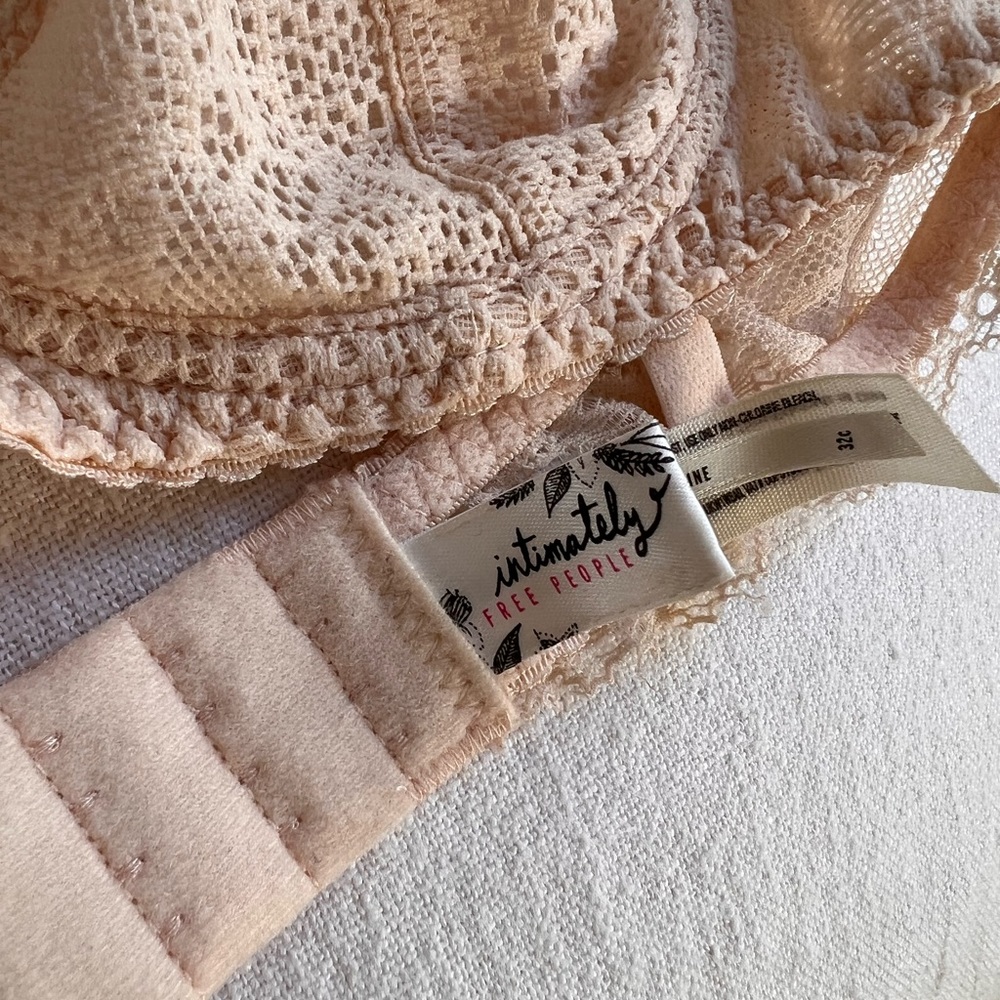 Free People Unlined Underwire Lace Bra - 32C - Picture 5 of 5